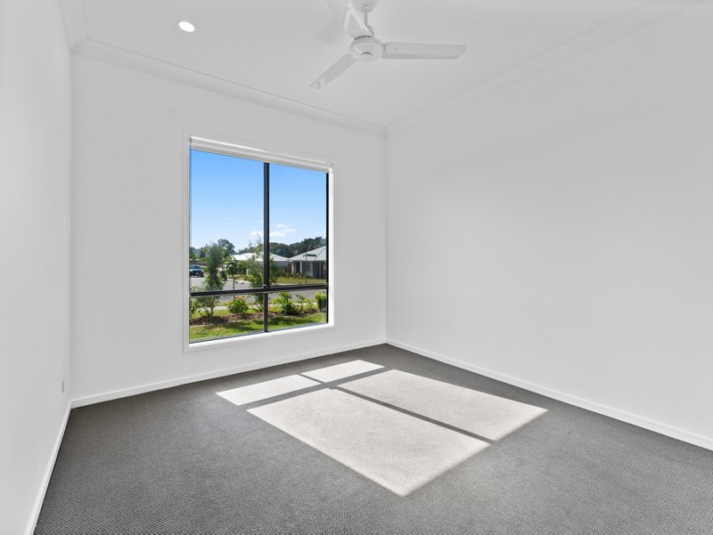 Photo - 8 Experiment Street, Redbank Plains QLD 4301 - Image 11