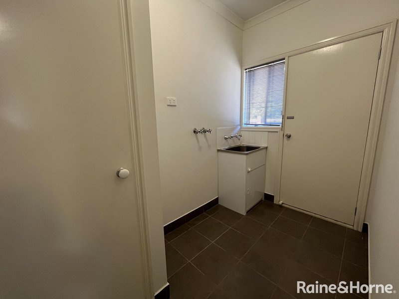 Photo - 8 Fairbairn Way, Caroline Springs VIC 3023 - Image 17