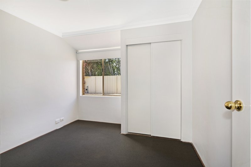 Photo - 8 Fairmile Street, Warnbro WA 6169 - Image 10