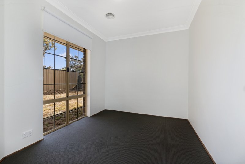 Photo - 8 Fairmile Street, Warnbro WA 6169 - Image 11