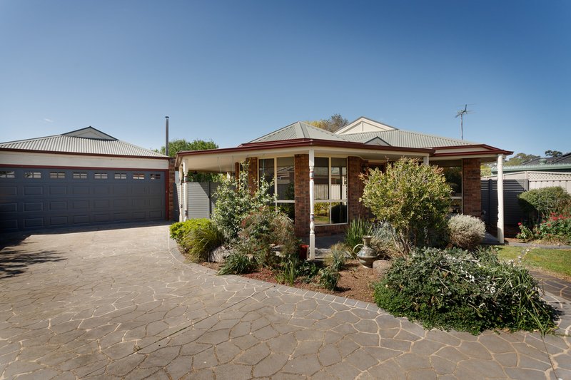 Photo - 8 Fairway Close, Tatura VIC 3616 - Image 2