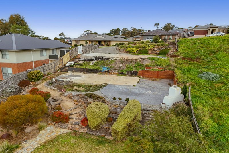 Photo - 8 Fairway Crescent, Bacchus Marsh VIC 3340 - Image 6