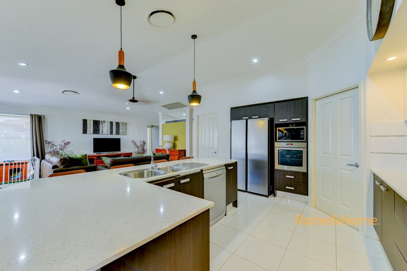 Photo - 8 Falcon Drive, Tamworth NSW 2340 - Image 3