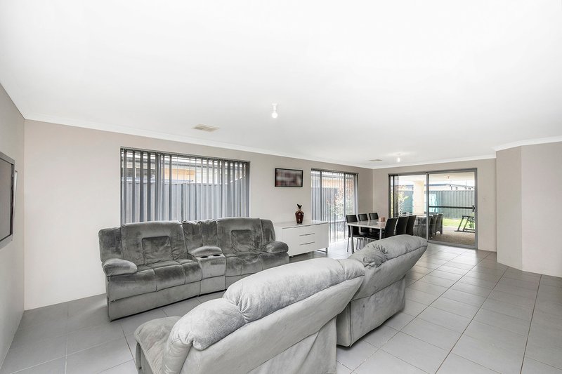 Photo - 8 Farina Street, Aveley WA 6069 - Image 5