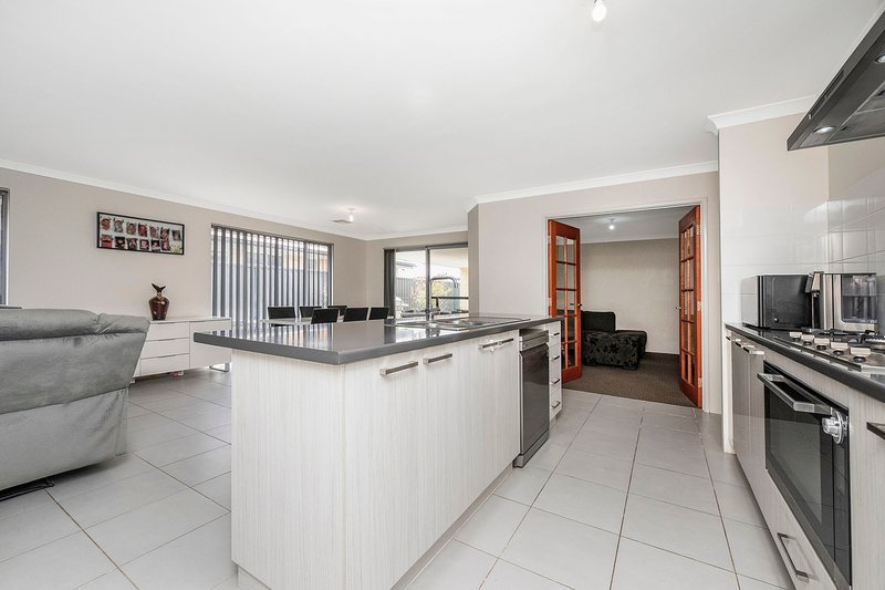 Photo - 8 Farina Street, Aveley WA 6069 - Image 13