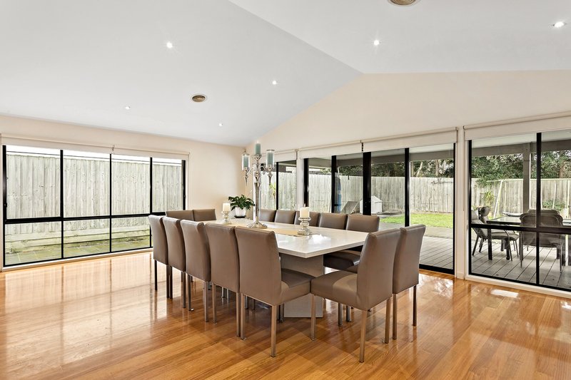 Photo - 8 Farm Road, Oakleigh South VIC 3167 - Image 3