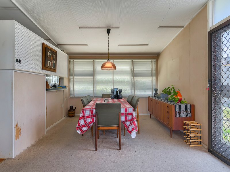 Photo - 8 Farrant Street, Stafford Heights QLD 4053 - Image 5