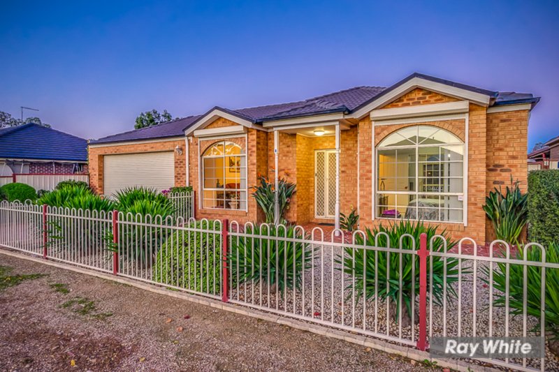 Photo - 8 Feijoa Court, Werribee VIC 3030 - Image 3