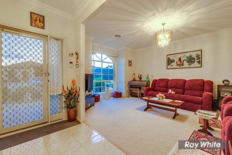 Photo - 8 Feijoa Court, Werribee VIC 3030 - Image 7