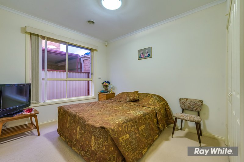 Photo - 8 Feijoa Court, Werribee VIC 3030 - Image 9