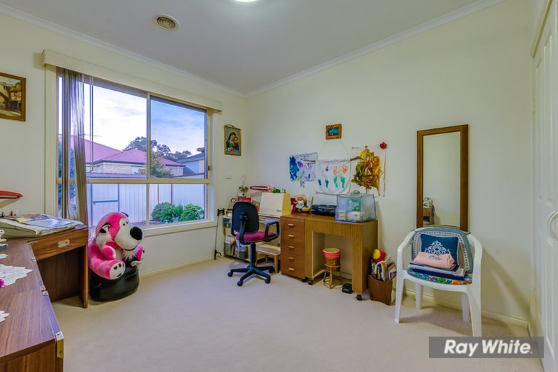 Photo - 8 Feijoa Court, Werribee VIC 3030 - Image 11