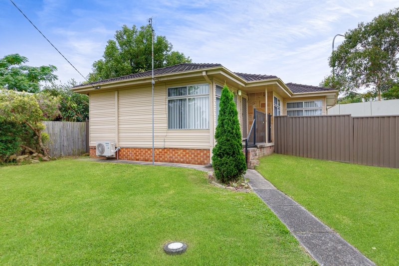 Photo - 8 Ferguson Close, West Gosford NSW 2250 - Image 1