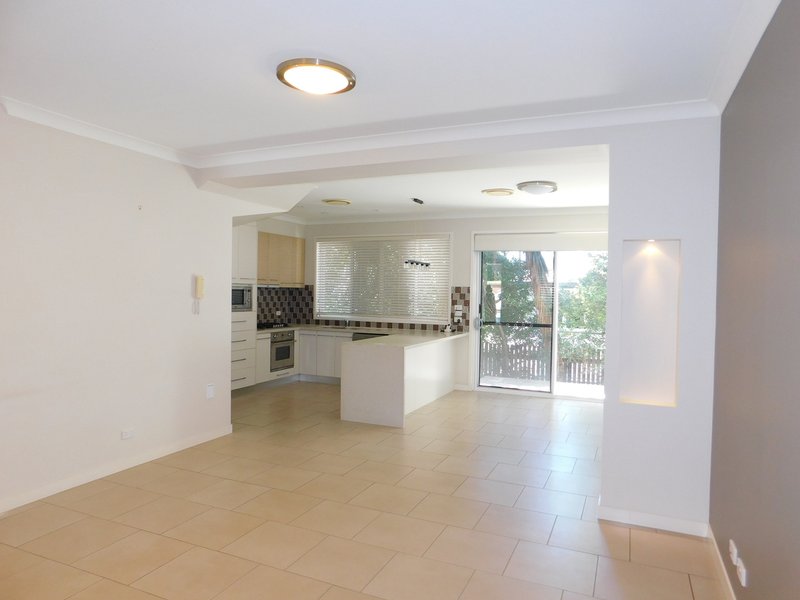 Photo - 8 Fielding Street, Mount Gravatt QLD 4122 - Image 4