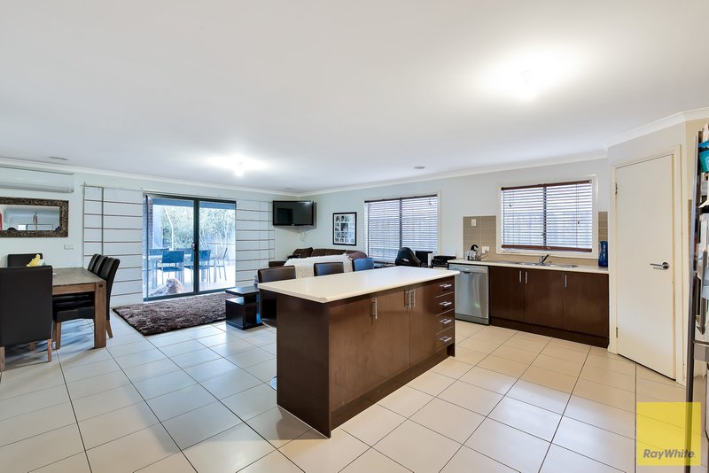 Photo - 8 Fieldstone Place, Tarneit VIC 3029 - Image 7