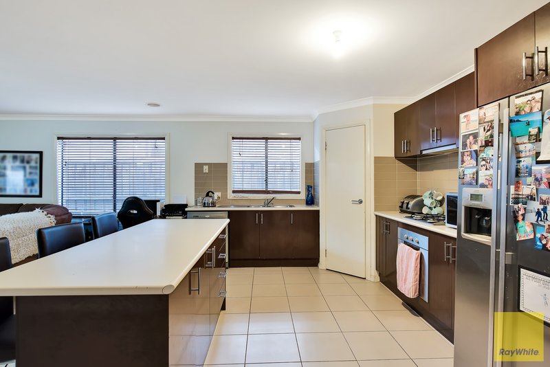 Photo - 8 Fieldstone Place, Tarneit VIC 3029 - Image 9