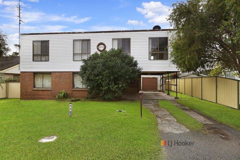 8 Fifth Avenue, Toukley NSW 2263