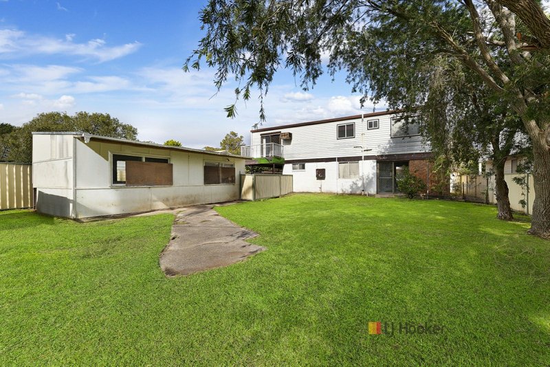 Photo - 8 Fifth Avenue, Toukley NSW 2263 - Image 7