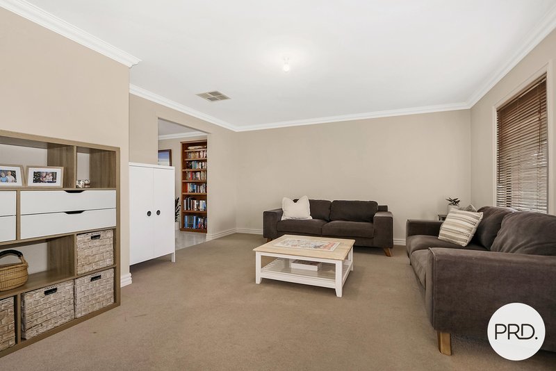 Photo - 8 Finke Court, Hamilton Valley NSW 2641 - Image 10