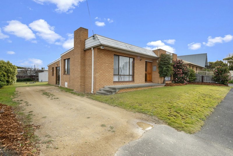 8 First Avenue, Midway Point TAS 7171