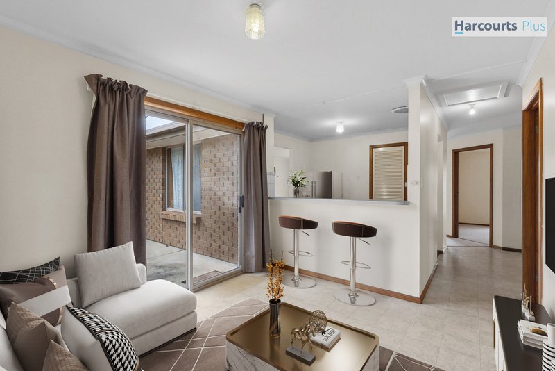 Photo - 8 First Street, Hallett Cove SA 5158 - Image 4