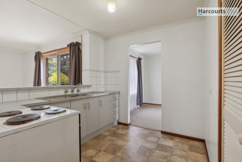 Photo - 8 First Street, Hallett Cove SA 5158 - Image 6