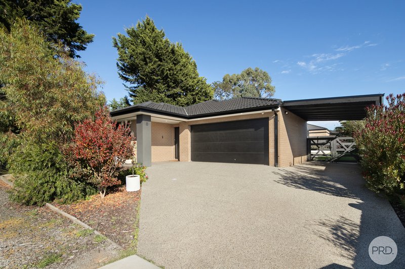 Photo - 8 Fish Court, Ballan VIC 3342 - Image 1