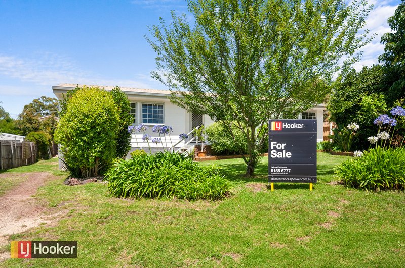 Photo - 8 Fisher Street, Lakes Entrance VIC 3909 - Image 1