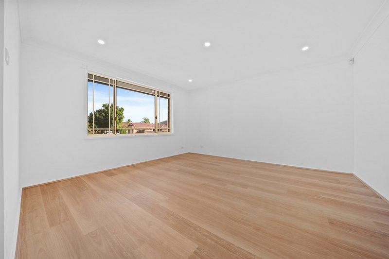 Photo - 8 Fitzroy Close, Hinchinbrook NSW 2168 - Image 7