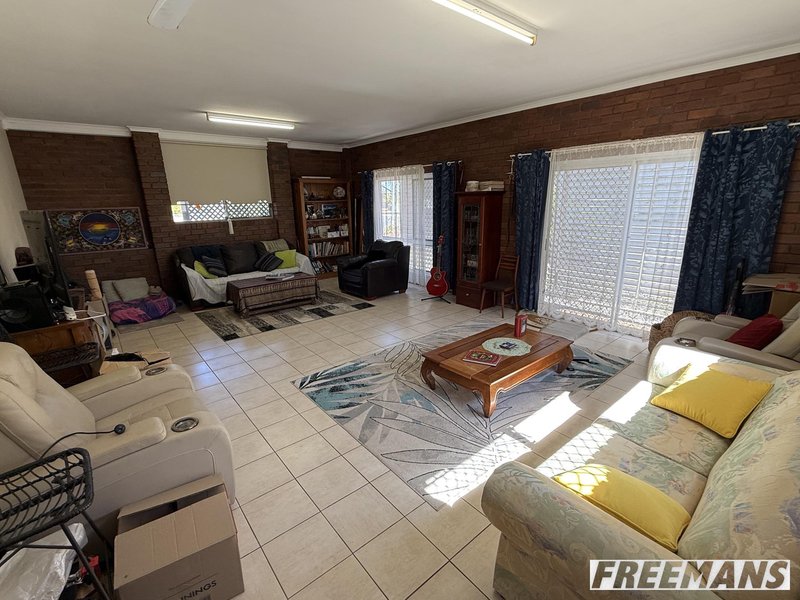 Photo - 8 Flag Street, Nanango QLD 4615 - Image 10