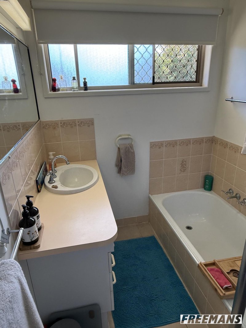 Photo - 8 Flag Street, Nanango QLD 4615 - Image 11