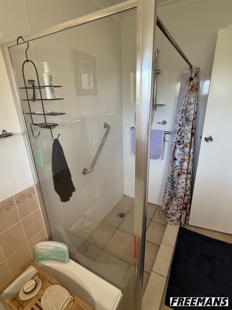 Photo - 8 Flag Street, Nanango QLD 4615 - Image 12