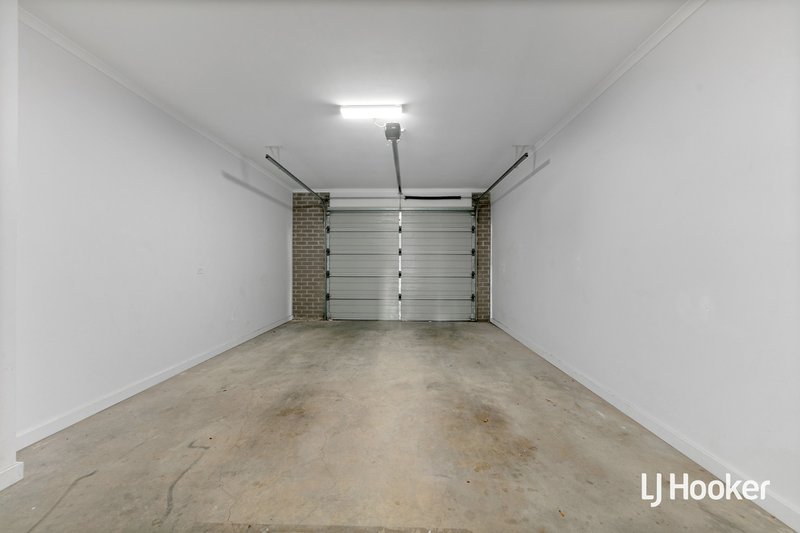 Photo - 8 Flagship Way, Point Cook VIC 3030 - Image 15