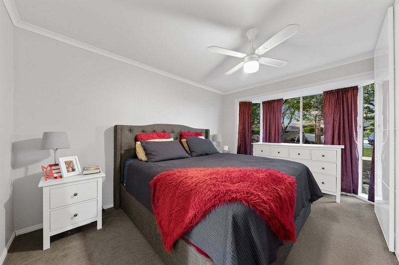 Photo - 8 Fleming Terrace, Pakenham VIC 3810 - Image 7