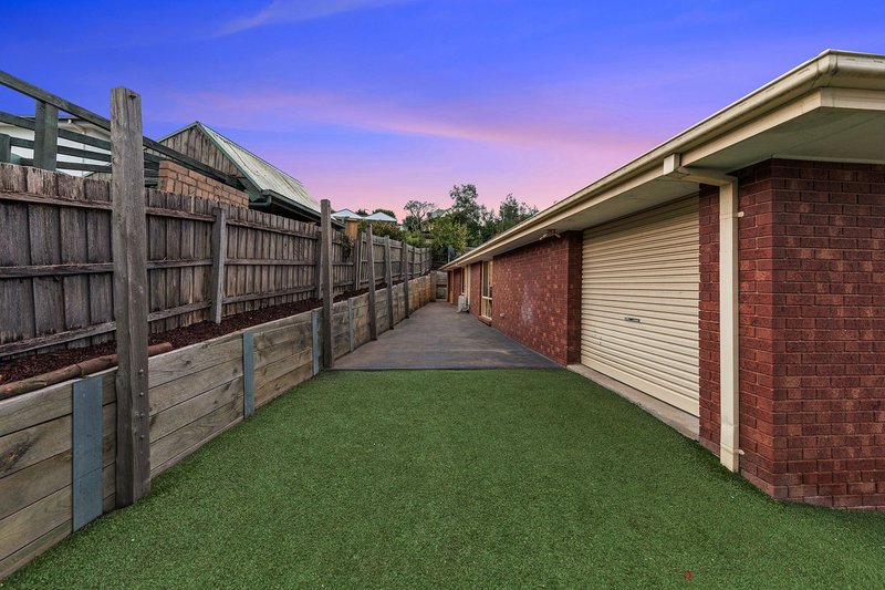 Photo - 8 Fleming Terrace, Pakenham VIC 3810 - Image 22