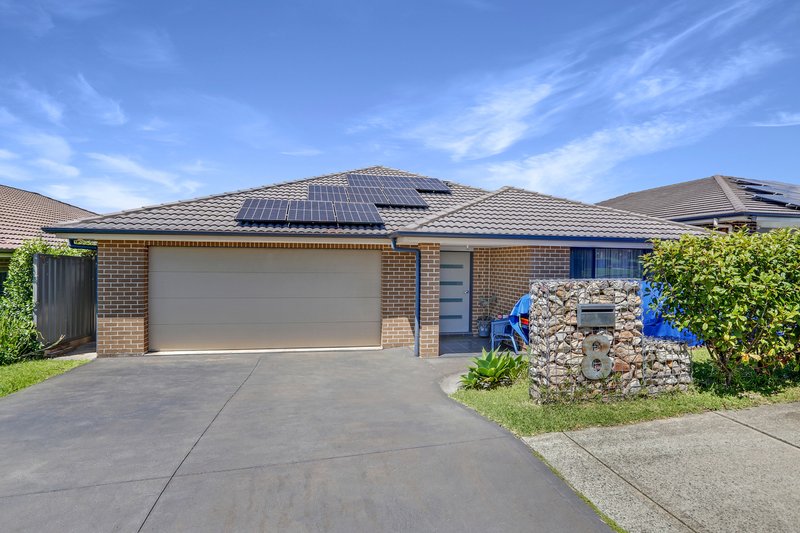 8 Flemmings Crescent, Horsley NSW 2530