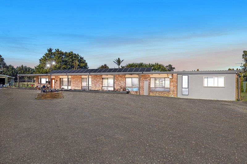 8 Fletcher Road, Cranbourne South VIC 3977