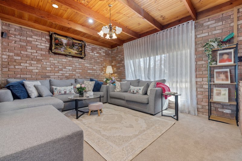 Photo - 8 Fletcher Road, Cranbourne South VIC 3977 - Image 5