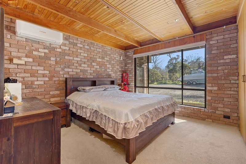 Photo - 8 Fletcher Road, Cranbourne South VIC 3977 - Image 9