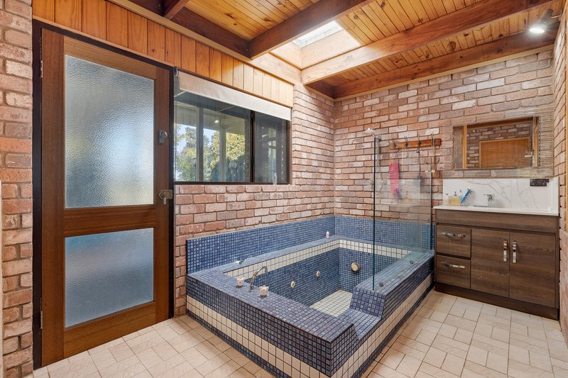 Photo - 8 Fletcher Road, Cranbourne South VIC 3977 - Image 10