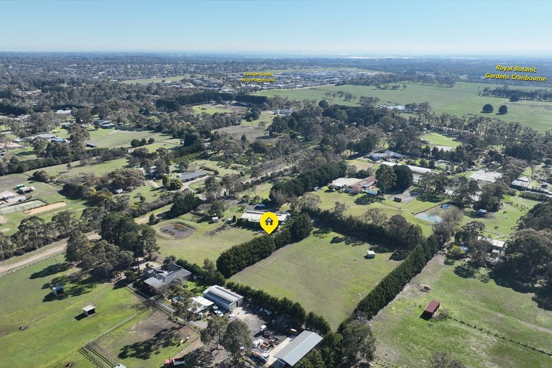 Photo - 8 Fletcher Road, Cranbourne South VIC 3977 - Image 25