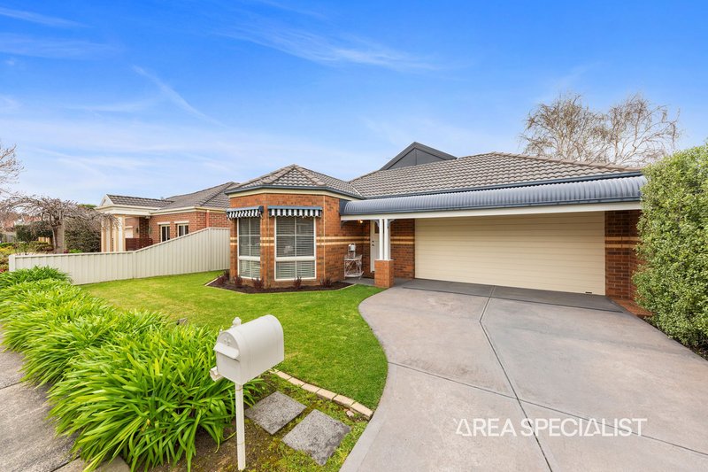 Photo - 8 Flinders Chase, Pakenham VIC 3810 - Image 2