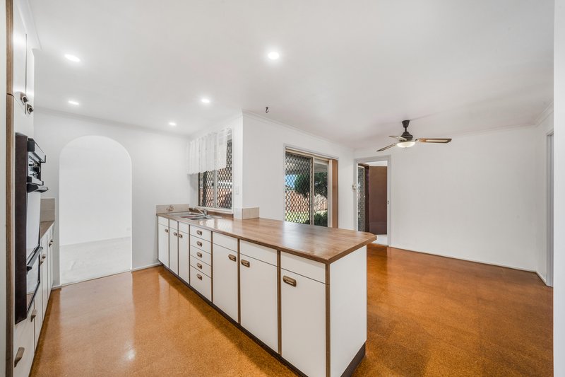 Photo - 8 Flinders Crescent, Hinchinbrook NSW 2168 - Image 10