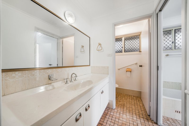 Photo - 8 Flinders Crescent, Hinchinbrook NSW 2168 - Image 17