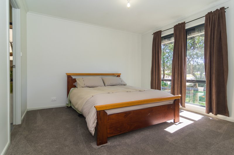 Photo - 8 Flora Court, Flagstaff Hill SA 5159 - Image 5