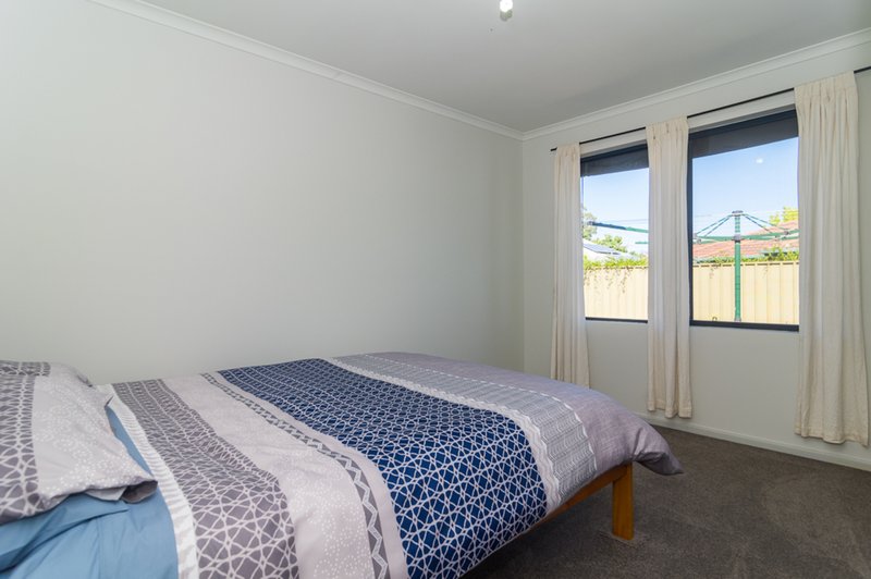 Photo - 8 Flora Court, Flagstaff Hill SA 5159 - Image 14