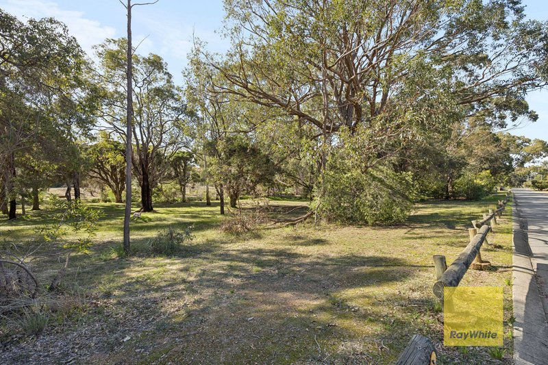 Photo - 8 Flora Terrace, Lesmurdie WA 6076 - Image 32