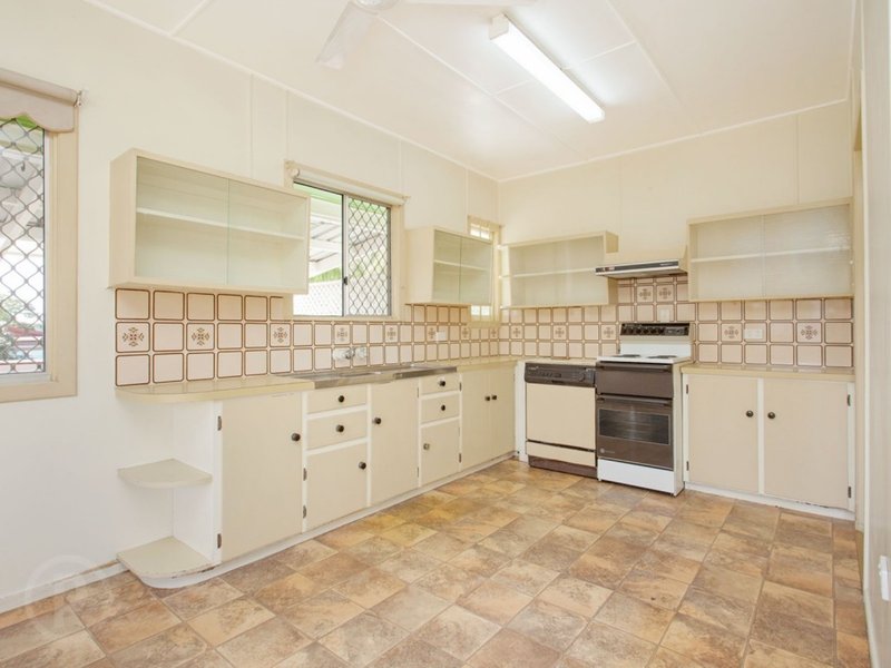 Photo - 8 Folgate Street, Banyo QLD 4014 - Image 5