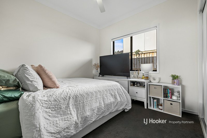 Photo - 8 Forbes Crescent, Upper Kedron QLD 4055 - Image 13