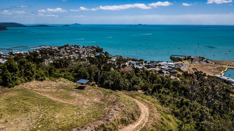 Photo - 8 Forest Lane, Mount Whitsunday Drive, Airlie Beach QLD 4802 - Image 2