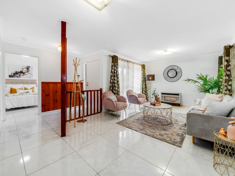 Photo - 8 Fosters Court, Cranbourne North VIC 3977 - Image 5